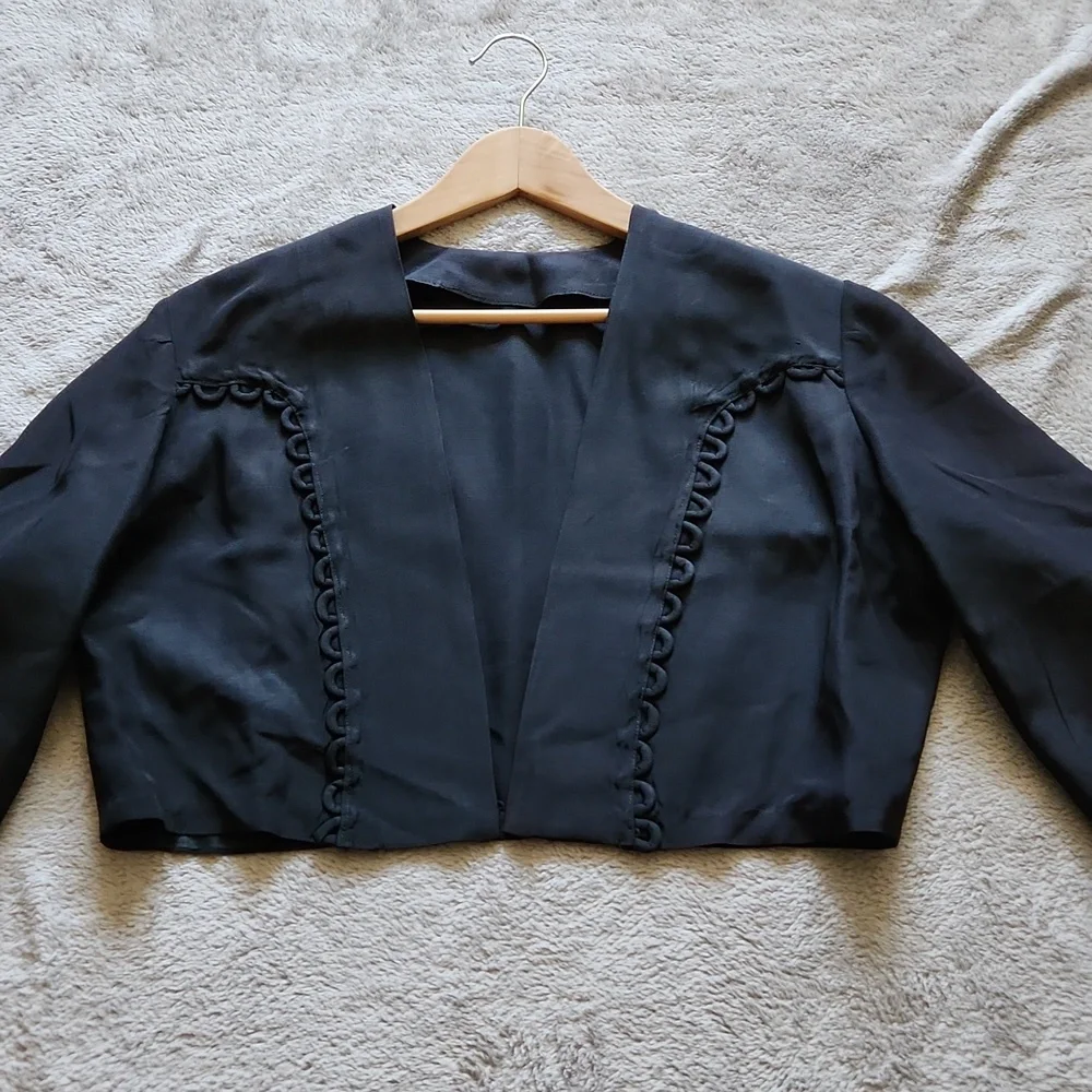 Black bolero jacket Sz M cropped open front loop detail shrug office cocktails